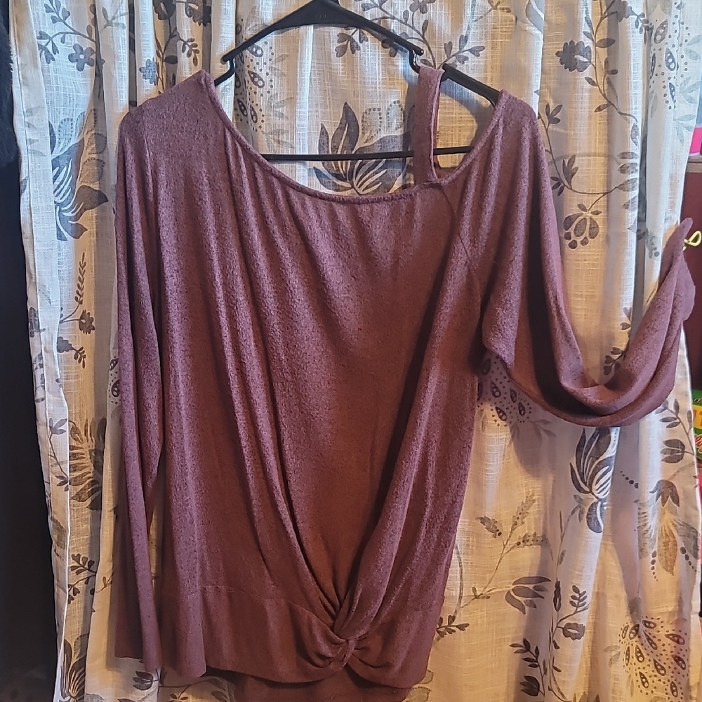 Stylish Knotted Long Sleeve Top in Burgundy